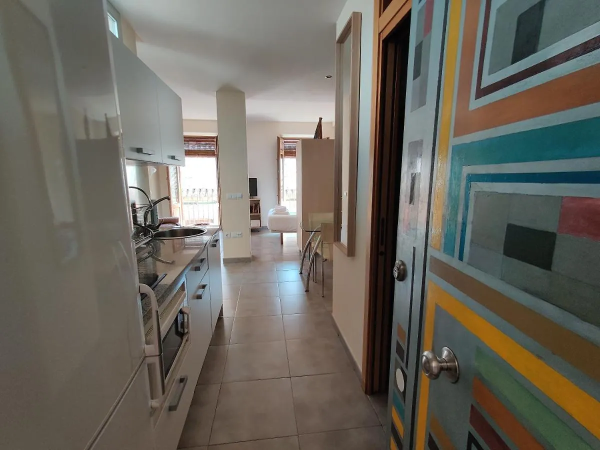 Hin17 Estudios Málaga 0*,